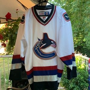 circa 2003/2004 canucks jersey